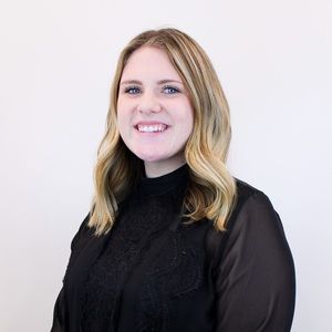 Meet your Posher, Elise